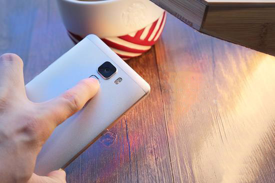 Huawei Honor 7