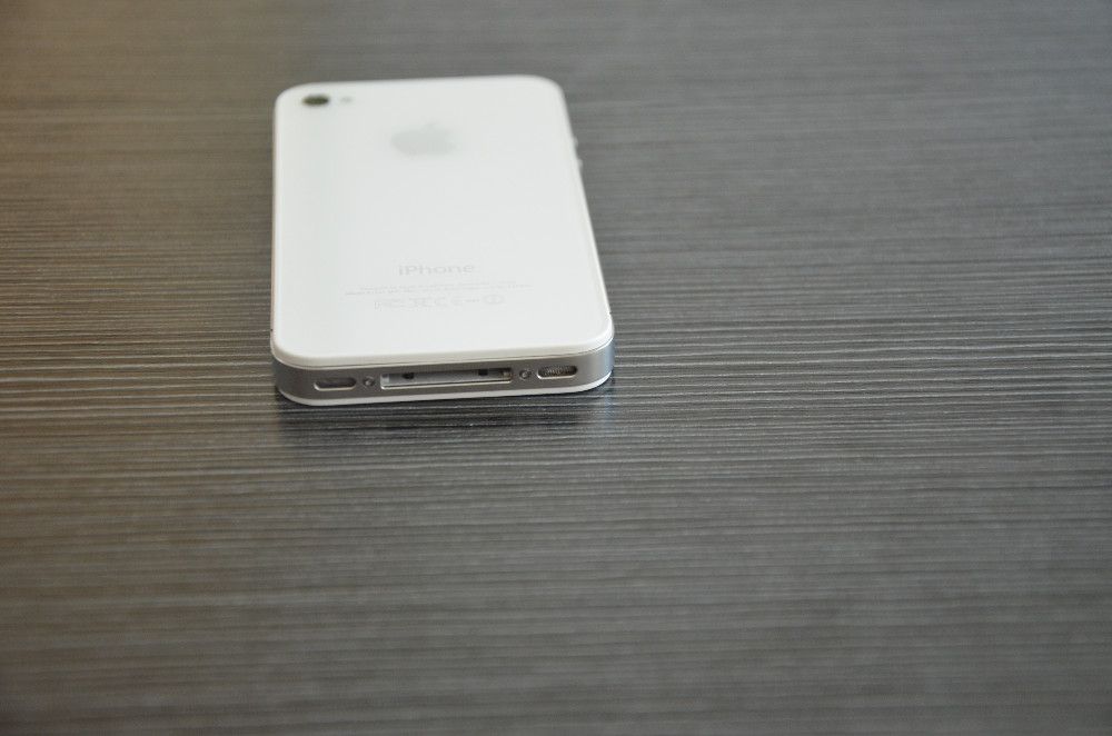 Apple iPhone 4  iPhone4