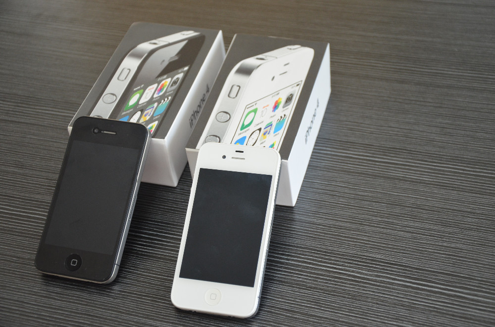Apple iPhone 4  iPhone4