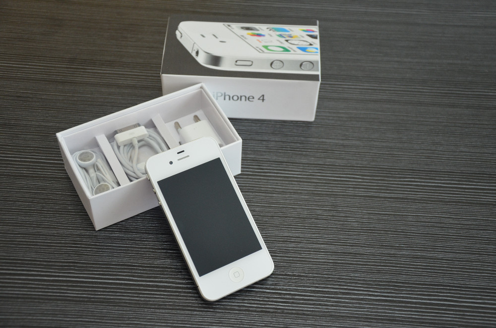 Apple iPhone 4  iPhone4